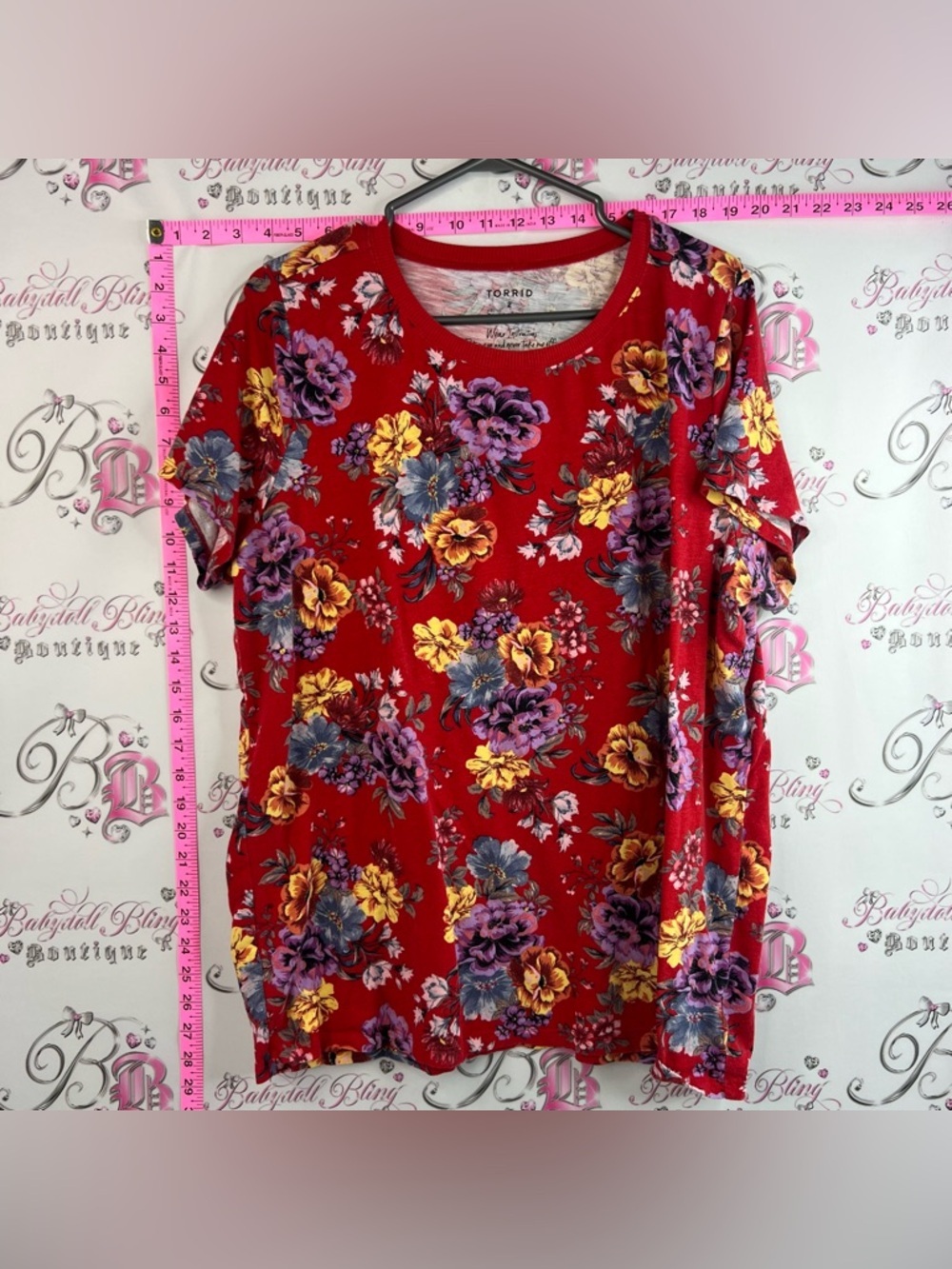 torrid T-shirt tee Red Floral Short Sleeve Tee with Purple & Yellow Blooms